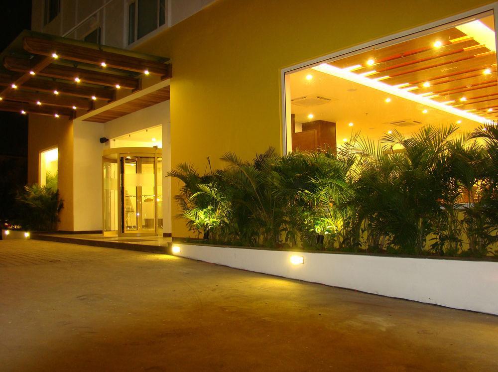 Lemon Tree Hotel Chennai Esterno foto