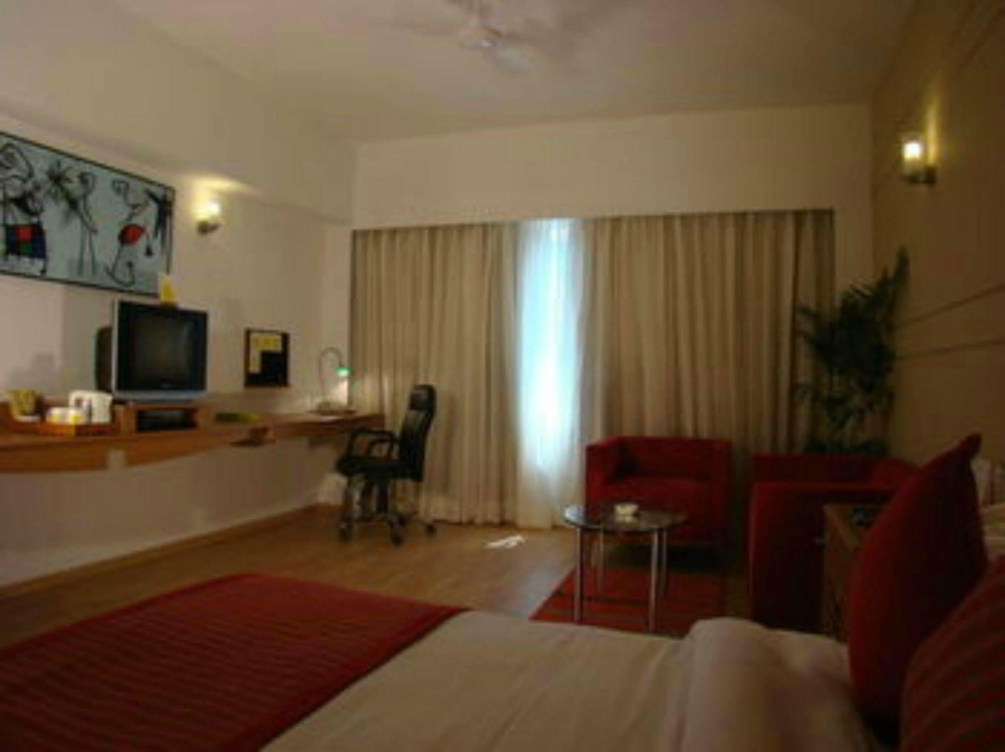 Lemon Tree Hotel Chennai Esterno foto