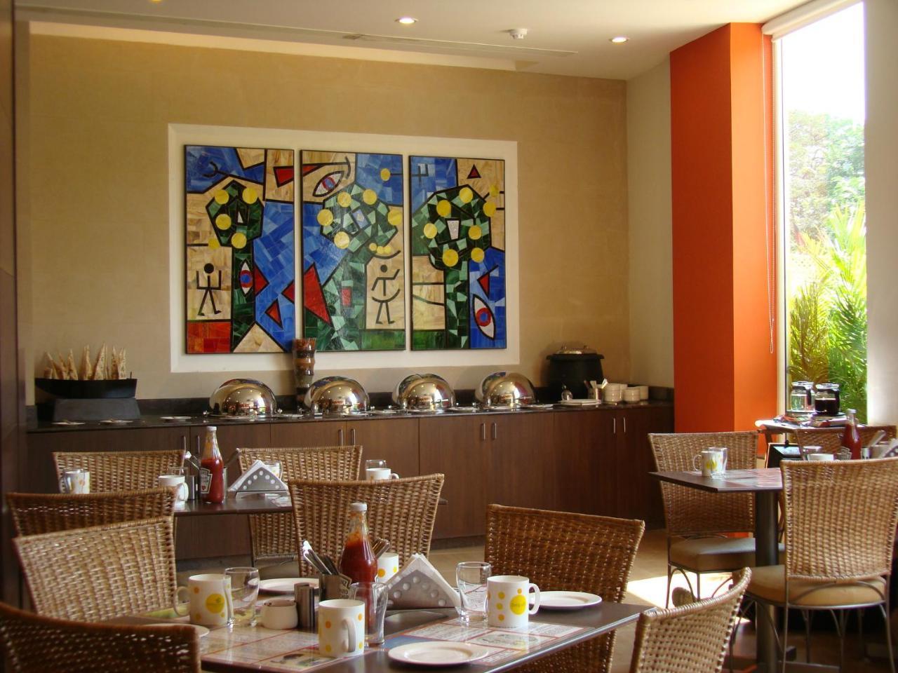Lemon Tree Hotel Chennai Esterno foto